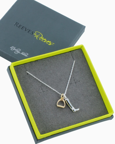 Halskette mit Reitstiefel aus Sterling Silber & Steigbügel aus 18 Karat Gold Vermeil – Bild 3